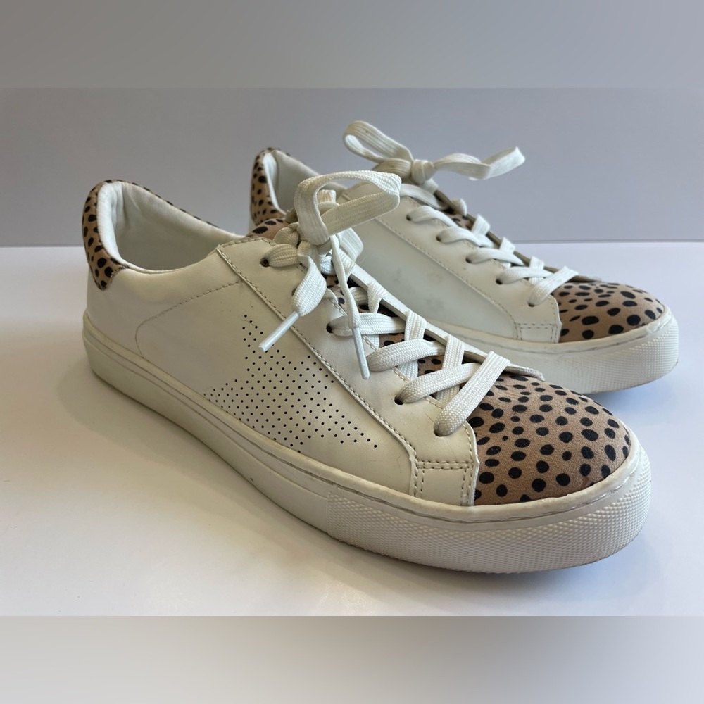 Universal Thread Women’s Sneakers Size 9.5 Leopard Cheetah Print and White